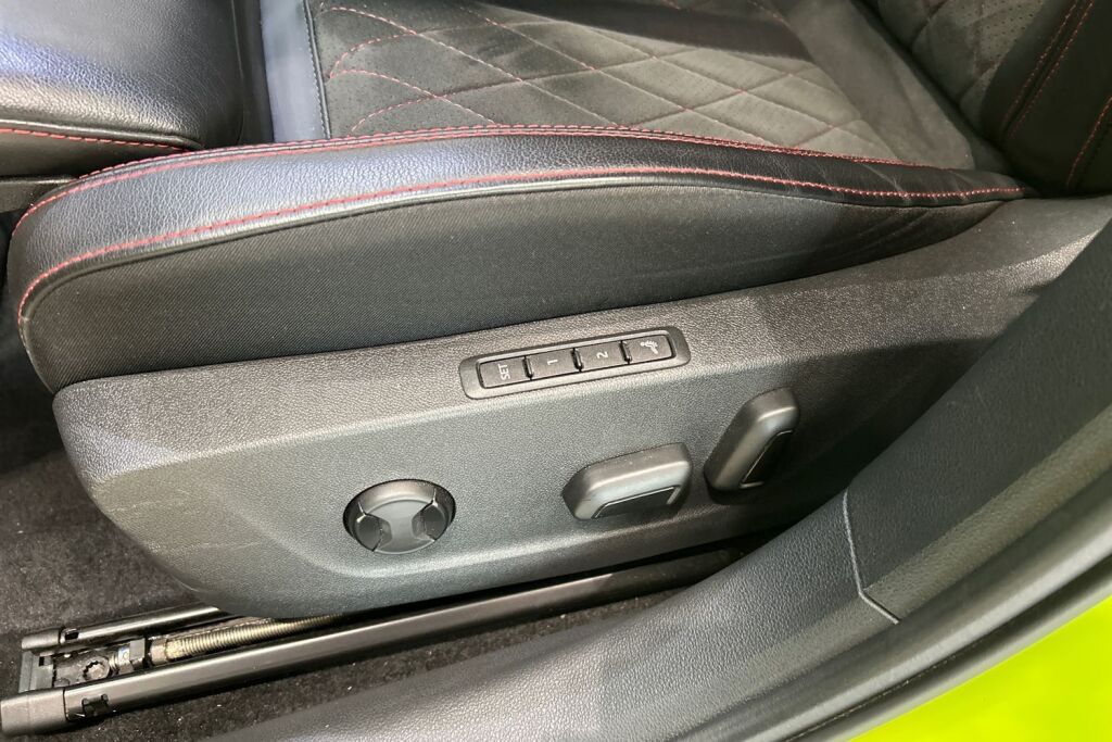 Skoda Octavia 2022 Combi 2,0 TDI 200 4x4 RS DSG Autom. Tehdastakuu 100tkm-2027!