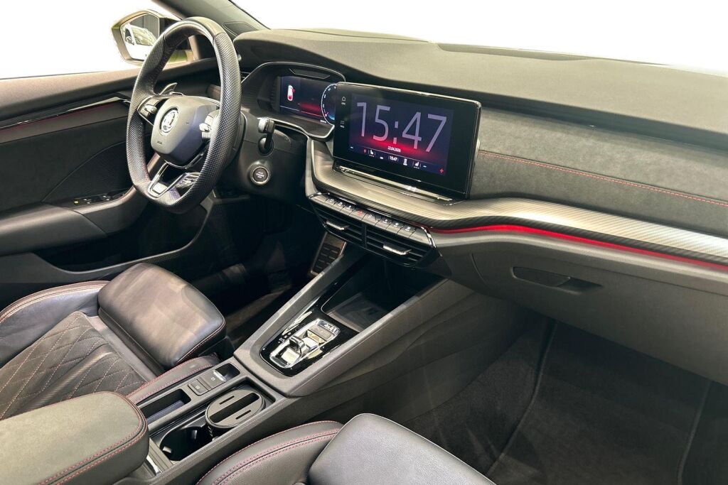 Skoda Octavia 2022 Combi 2,0 TDI 200 4x4 RS DSG Autom. Tehdastakuu 100tkm-2027!