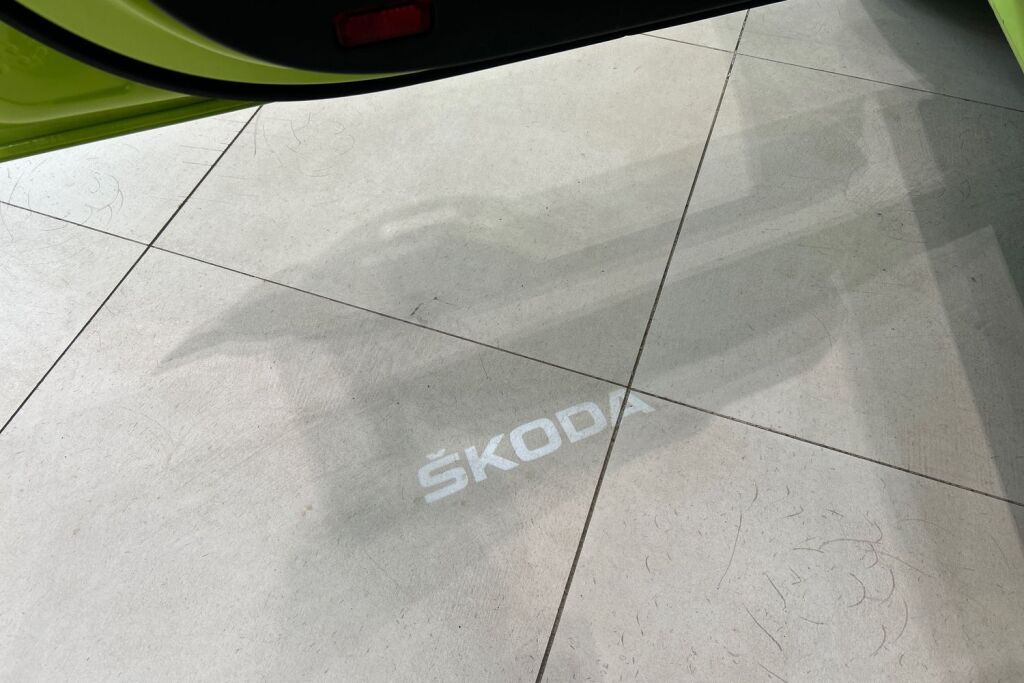 Skoda Octavia 2022 Combi 2,0 TDI 200 4x4 RS DSG Autom. Tehdastakuu 100tkm-2027!