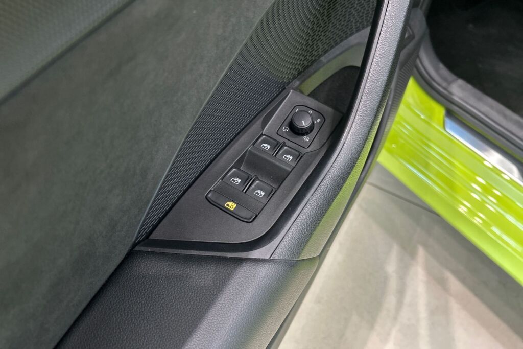 Skoda Octavia 2022 Combi 2,0 TDI 200 4x4 RS DSG Autom. Tehdastakuu 100tkm-2027!