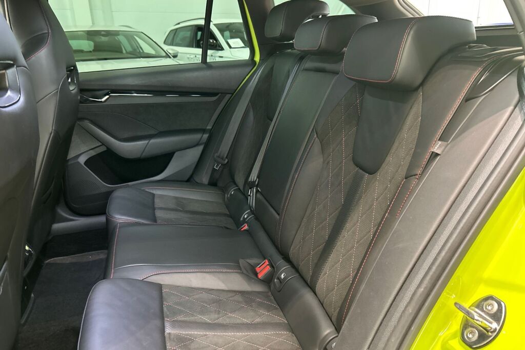 Skoda Octavia 2022 Combi 2,0 TDI 200 4x4 RS DSG Autom. Tehdastakuu 100tkm-2027!