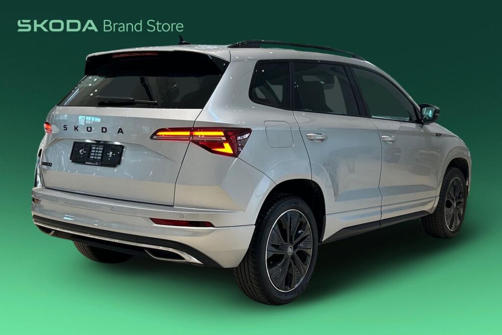 Skoda Karoq 2025 1.5 TSI SportLine DSG Autom. -  Tehdastakuu 05/2030-100tkm!