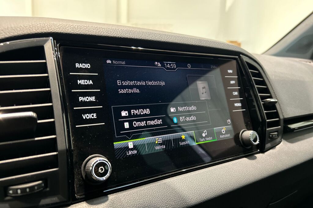 Skoda Karoq 2025 1.5 TSI SportLine DSG Autom. -  Tehdastakuu 05/2030-100tkm!