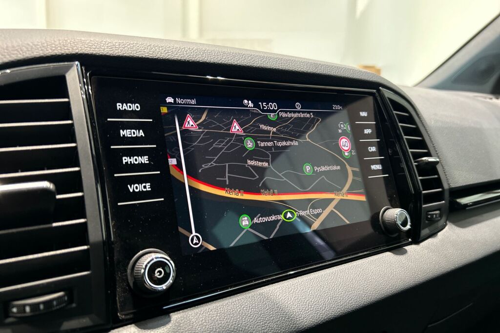 Skoda Karoq 2025 1.5 TSI SportLine DSG Autom. -  Tehdastakuu 05/2030-100tkm!