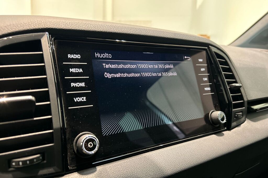 Skoda Karoq 2025 1.5 TSI SportLine DSG Autom. -  Tehdastakuu 05/2030-100tkm!