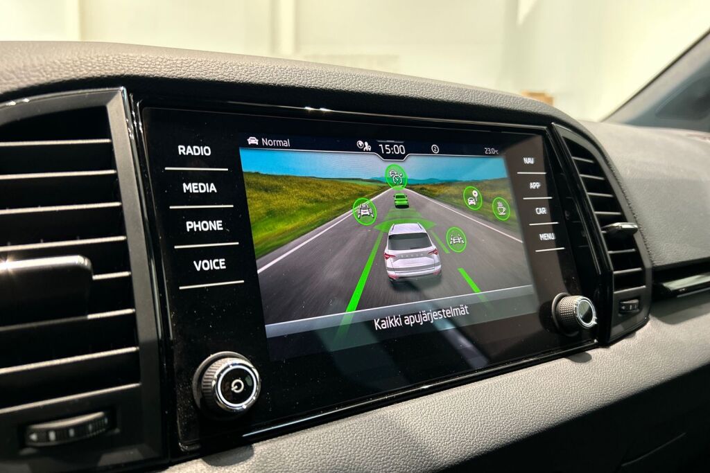 Skoda Karoq 2025 1.5 TSI SportLine DSG Autom. -  Tehdastakuu 05/2030-100tkm!