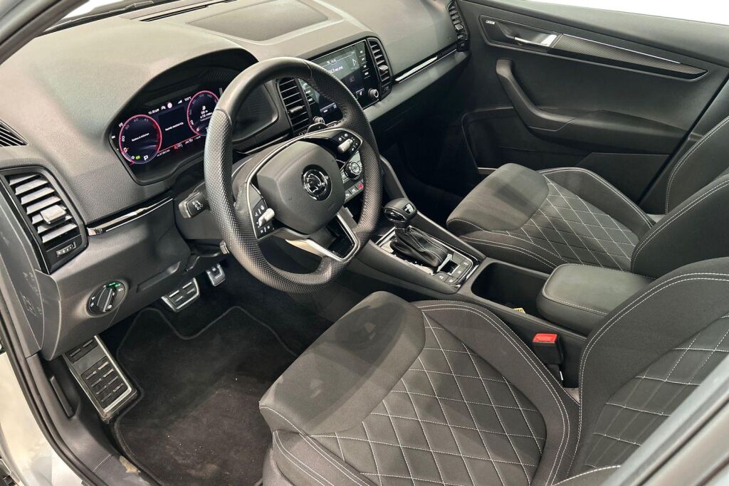 Skoda Karoq 2024 2,0 TDI 150 4x4 SportLine DSG Autom. - Tehdastakuu voimassa 05/2029 - 100tkm