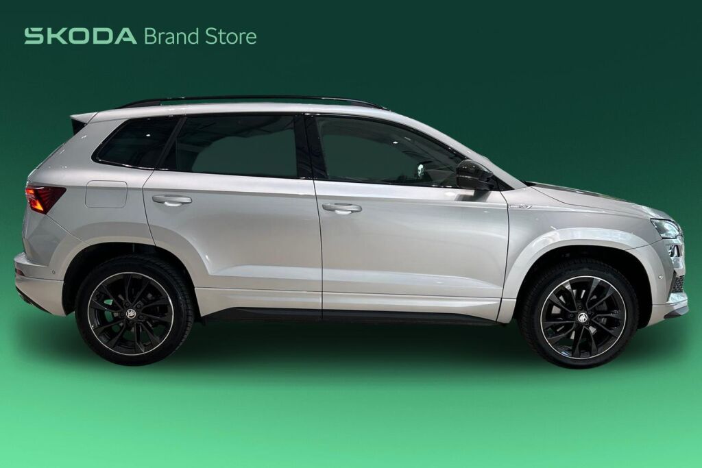 Skoda Karoq 2024 2,0 TDI 150 4x4 SportLine DSG Autom. - Tehdastakuu voimassa 05/2029 - 100tkm