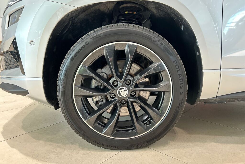 Skoda Karoq 2024 2,0 TDI 150 4x4 SportLine DSG Autom. - Tehdastakuu voimassa 05/2029 - 100tkm