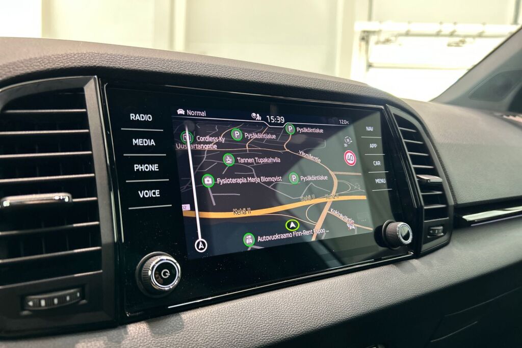 Skoda Karoq 2024 2,0 TDI 150 4x4 SportLine DSG Autom. - Tehdastakuu voimassa 05/2029 - 100tkm