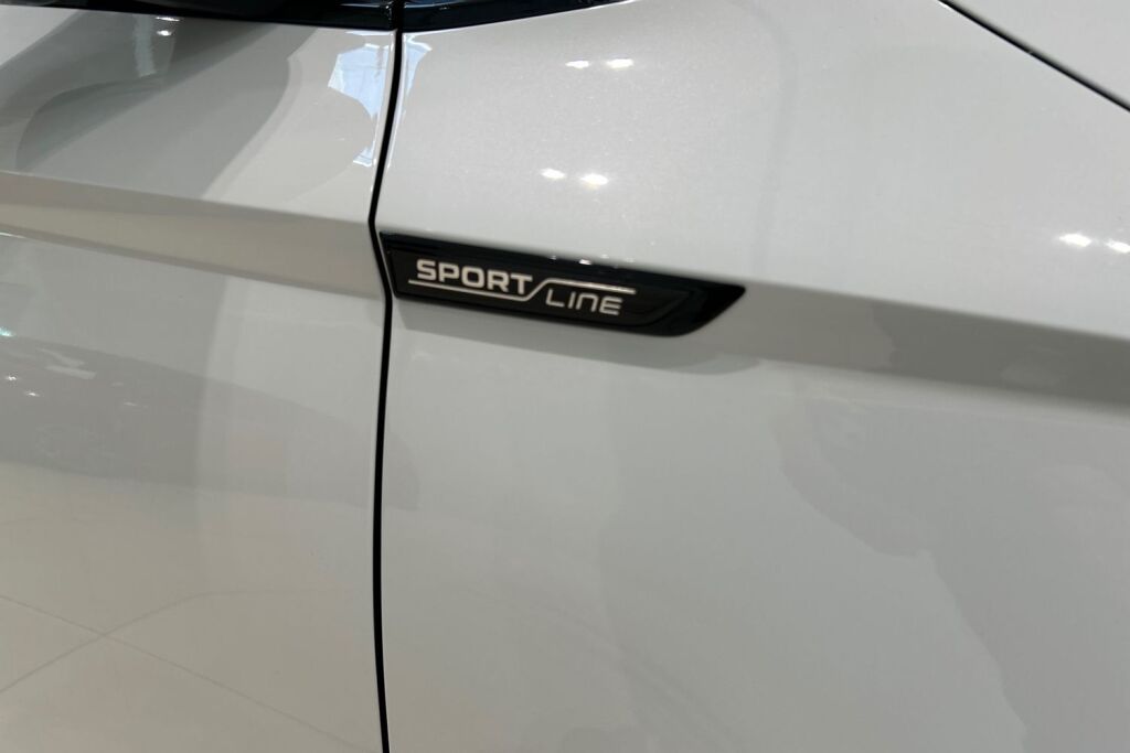 Skoda Karoq 2024 1.5 TSI SportLine DSG Autom. / Tehdastakuu 08/2029 - 100tkm