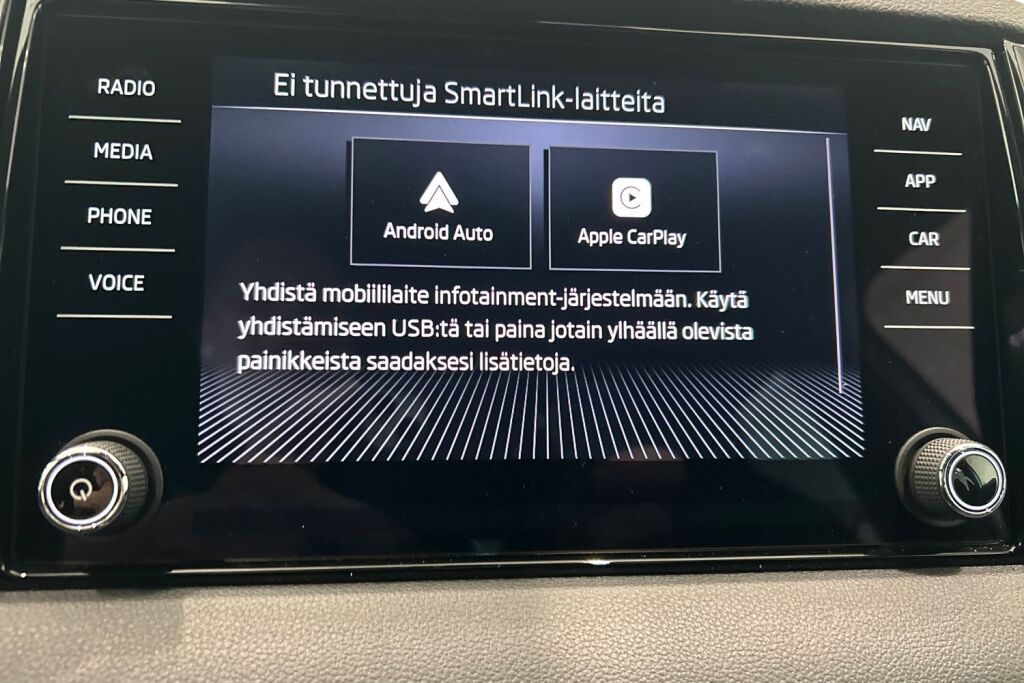 Skoda Karoq 2024 1.5 TSI SportLine DSG Autom. / Tehdastakuu 08/2029 - 100tkm
