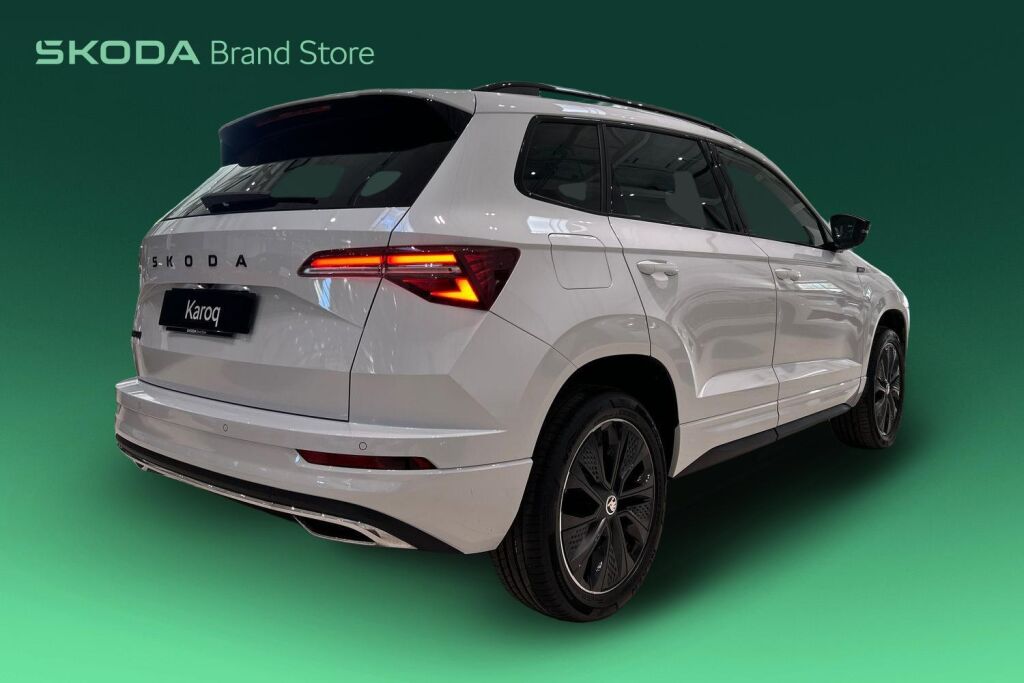Skoda Karoq 2024 1.5 TSI SportLine DSG Autom. / Tehdastakuu 08/2029 - 100tkm