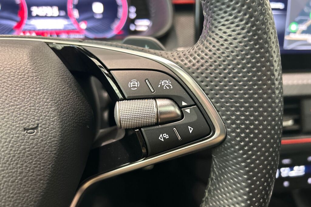 Skoda Scala 2024 1.5 TSI Monte Carlo DSG Autom. -  Tehdastakuu 02/2029 - 100tkm