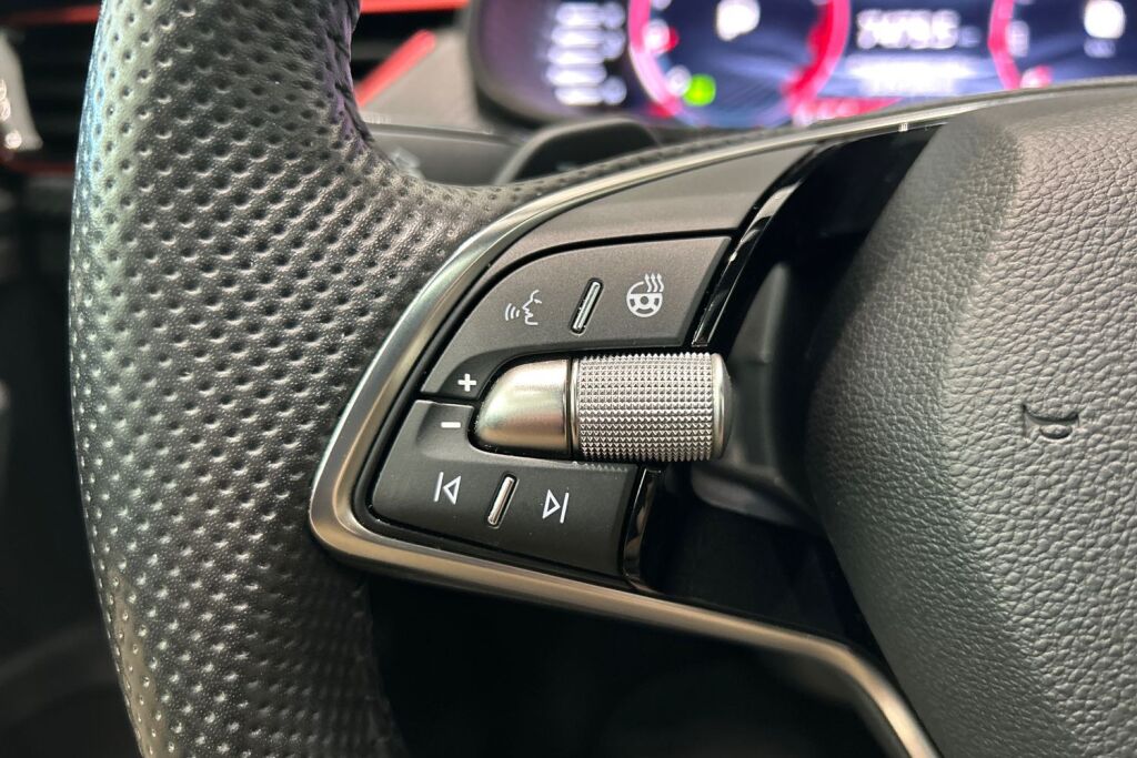 Skoda Scala 2024 1.5 TSI Monte Carlo DSG Autom. -  Tehdastakuu 02/2029 - 100tkm