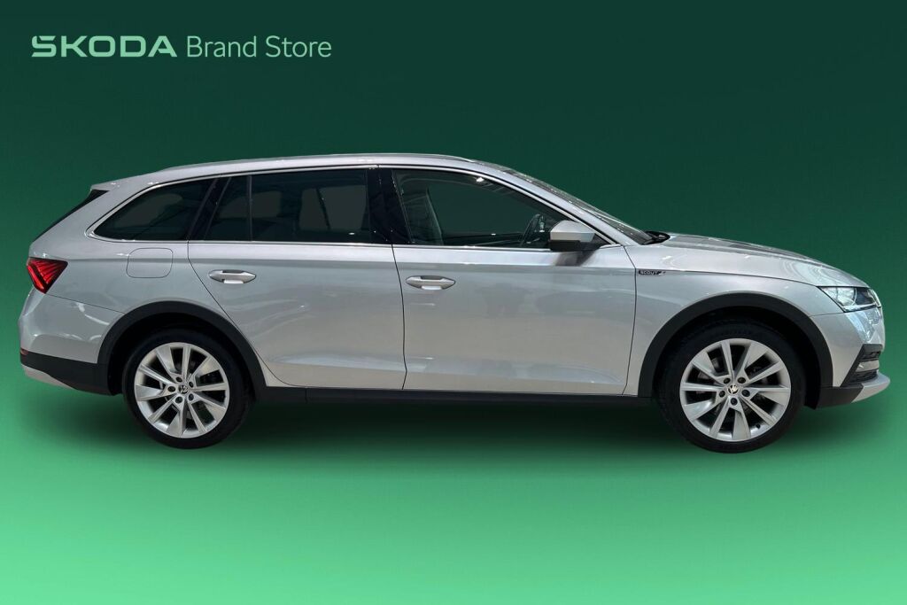 Skoda Octavia 2023 Combi 2.0 TSI 190 4x4 Scout DSG Autom.