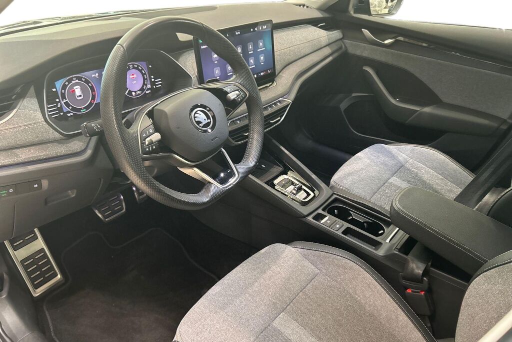 Skoda Octavia 2024 Combi 1.5 TSI 150 Selection eTEC DSG Autom. - Tehdastakuu voimassa 11/2028 - 90tkm