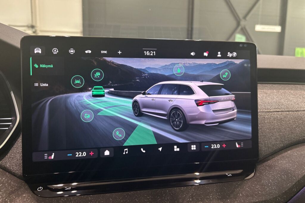 Skoda Octavia 2024 Combi 1.5 TSI 150 Selection eTEC DSG Autom. - Tehdastakuu voimassa 11/2028 - 90tkm