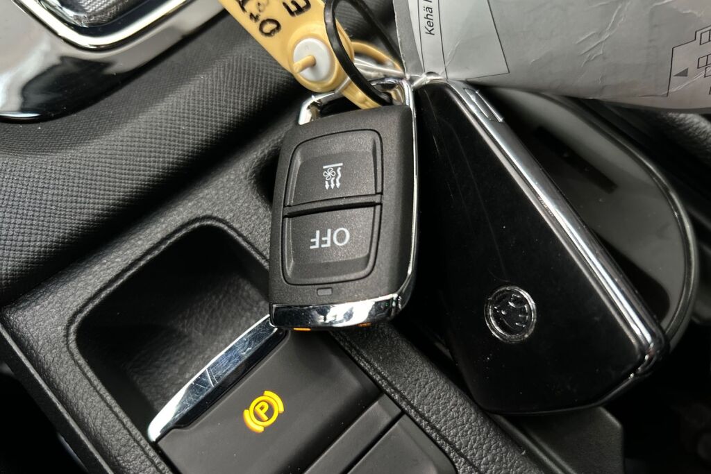 Skoda Octavia 2024 1.4 TSI PHEV RS iV DSG Autom. / Tehdastakuu 3/2029 / 100tkm!