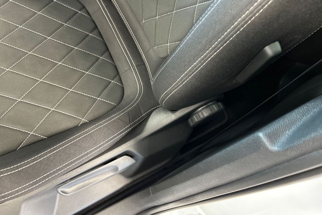 Skoda Karoq 2024 1.5 TSI SportLine DSG Autom.