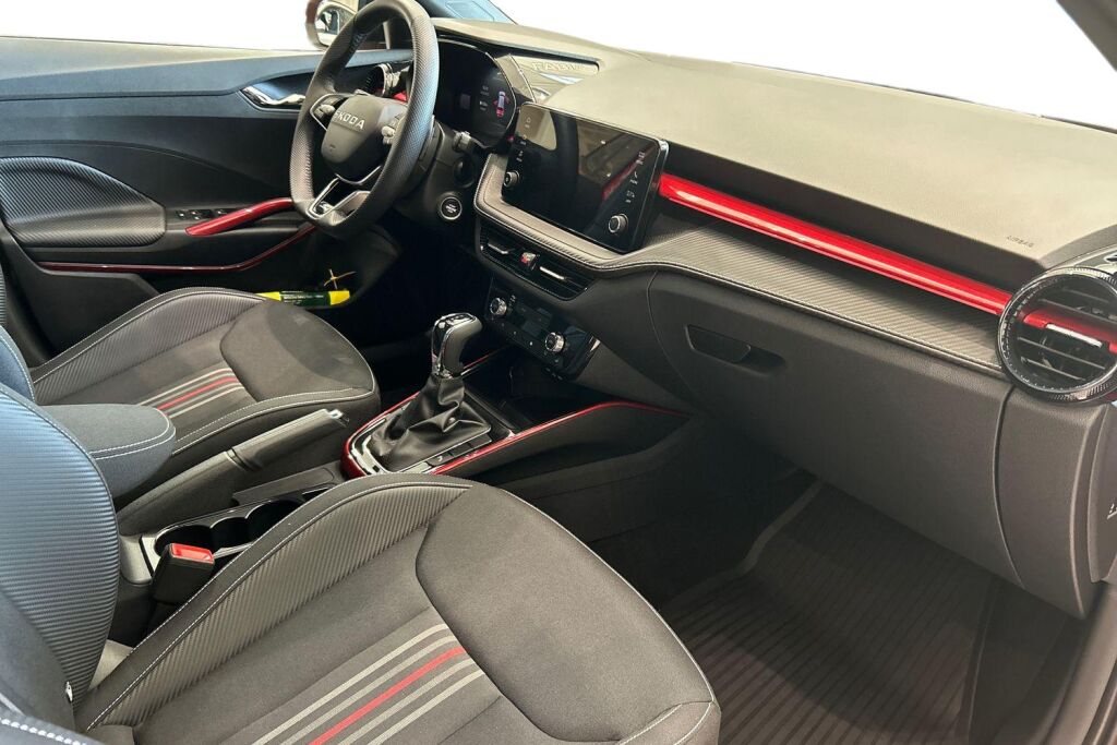 Skoda Fabia 2025 1.0 TSI 116 Monte Carlo DSG Autom. / Tehdastakuu 5/2030 tai 100tkm!