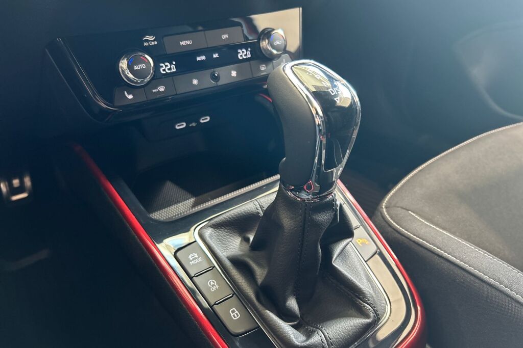 Skoda Fabia 2025 1.0 TSI 116 Monte Carlo DSG Autom. / Tehdastakuu 5/2030 tai 100tkm!