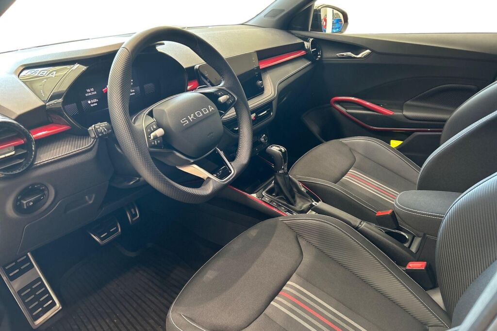 Skoda Fabia 2025 1.0 TSI 116 Monte Carlo DSG Autom. / Tehdastakuu 5/2030 tai 100tkm!