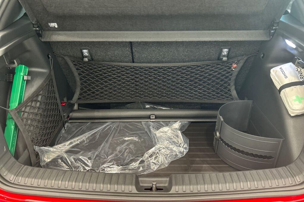 Skoda Fabia 2025 1.0 TSI 116 Monte Carlo DSG Autom. / Tehdastakuu 5/2030 tai 100tkm!