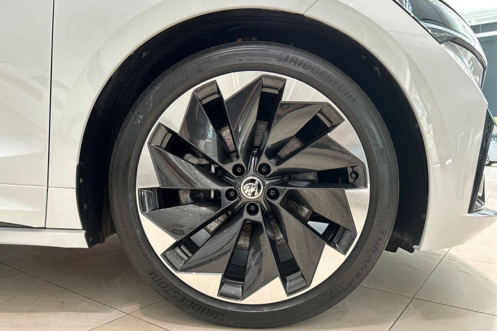 Skoda Enyaq 2024 Coupe 85x 4x4 SportLine / Tehdastakuu 12/2028 tai 100tkm asti!