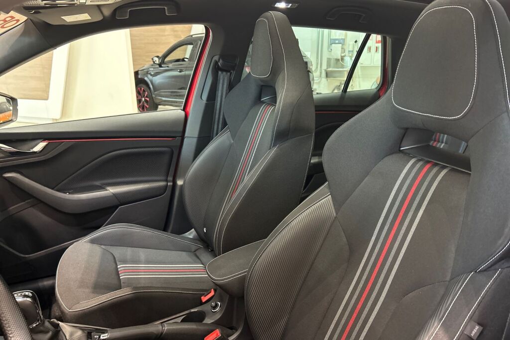 Skoda Scala 2025 1.0 TSI 116 Monte Carlo DSG Autom. / Tehdastakuu 11/2029 tai 100tkm!