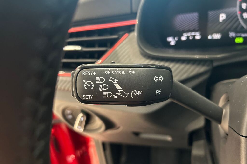 Skoda Scala 2025 1.0 TSI 116 Monte Carlo DSG Autom. / Tehdastakuu 11/2029 tai 100tkm!