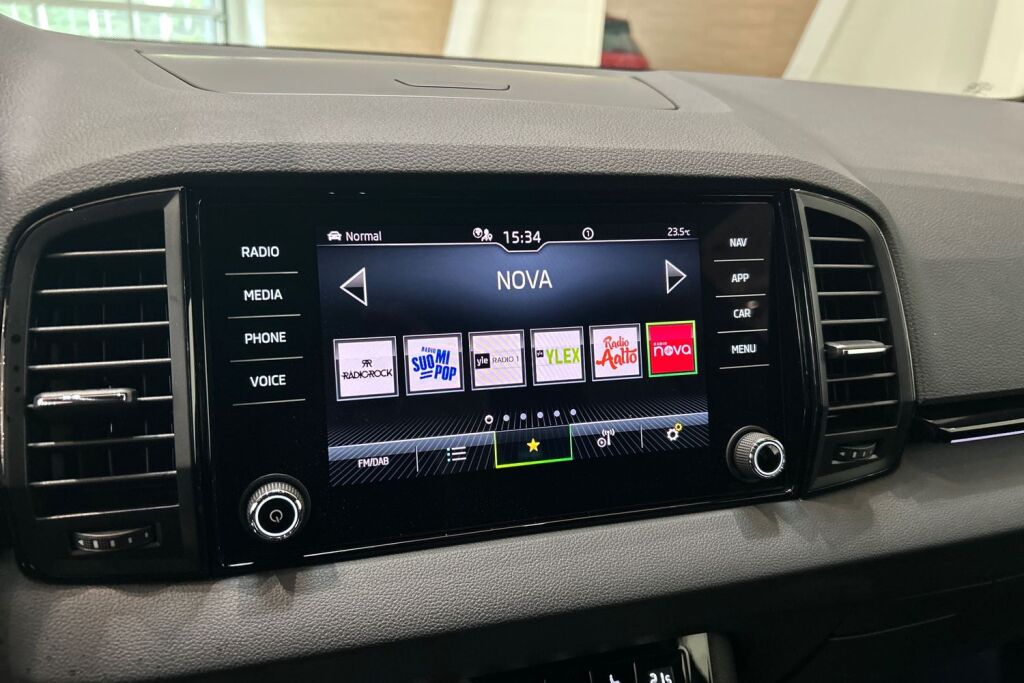 Skoda Karoq 2023 1.5 TSI SportLine DSG Autom.
