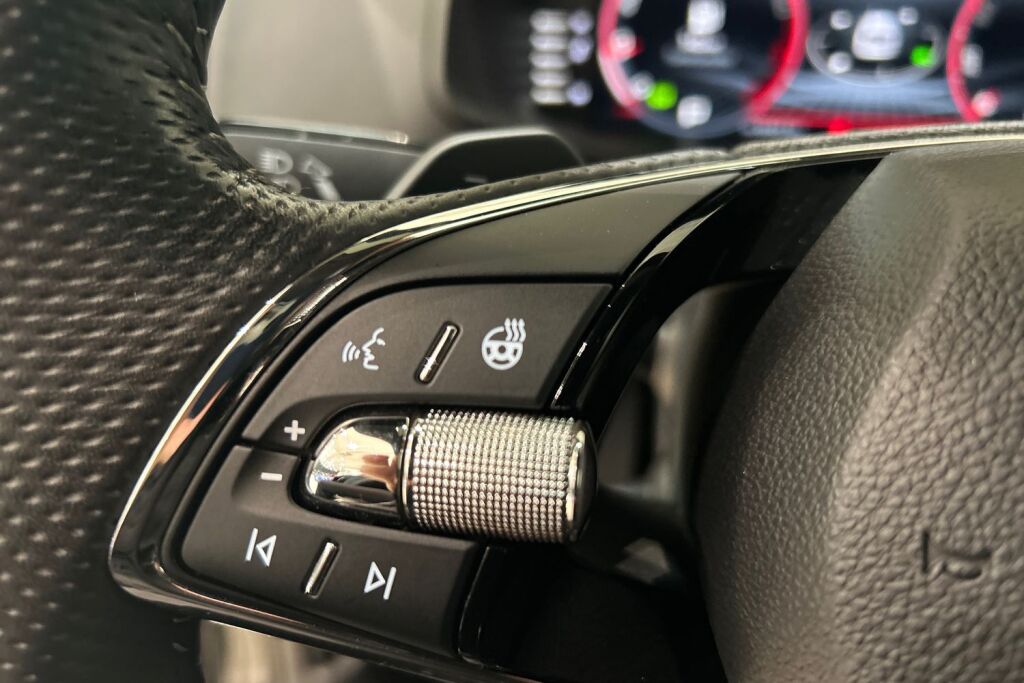 Skoda Karoq 2023 1.5 TSI SportLine DSG Autom.
