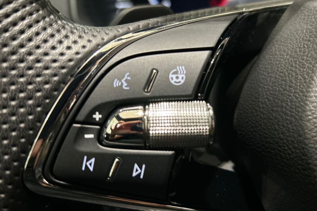 Skoda Karoq 2022 2,0 TSI 4x4 SportLine DSG Autom.