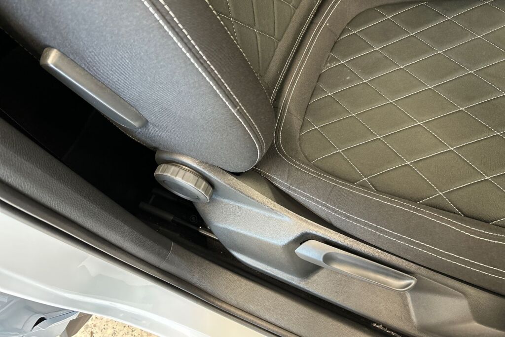 Skoda Karoq 2023 1.5 TSI SportLine DSG Autom.