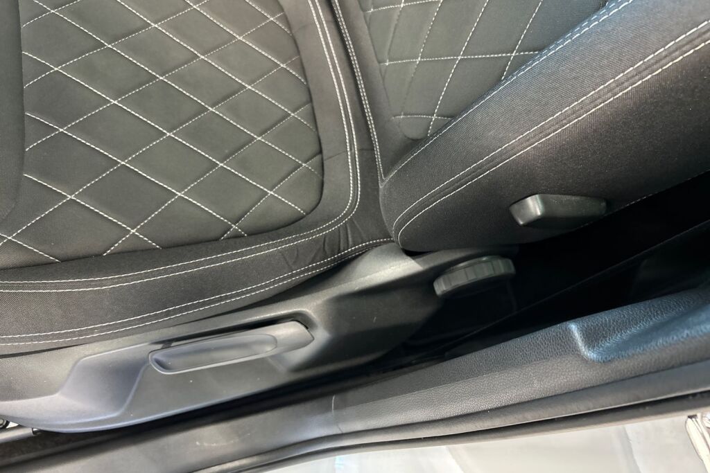 Skoda Karoq 2023 1.5 TSI SportLine DSG Autom.