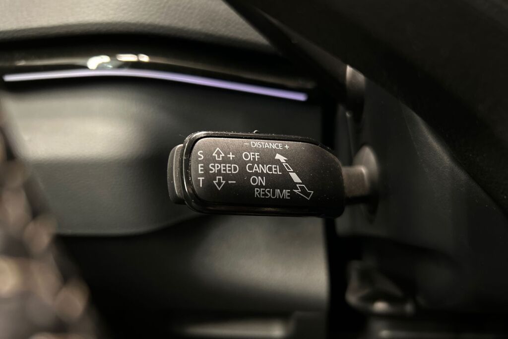 SKODA Karoq 2023 1.5 TSI SportLine DSG Autom.
