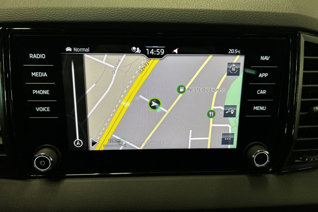 SKODA Karoq 2023 1.5 TSI SportLine DSG Autom.