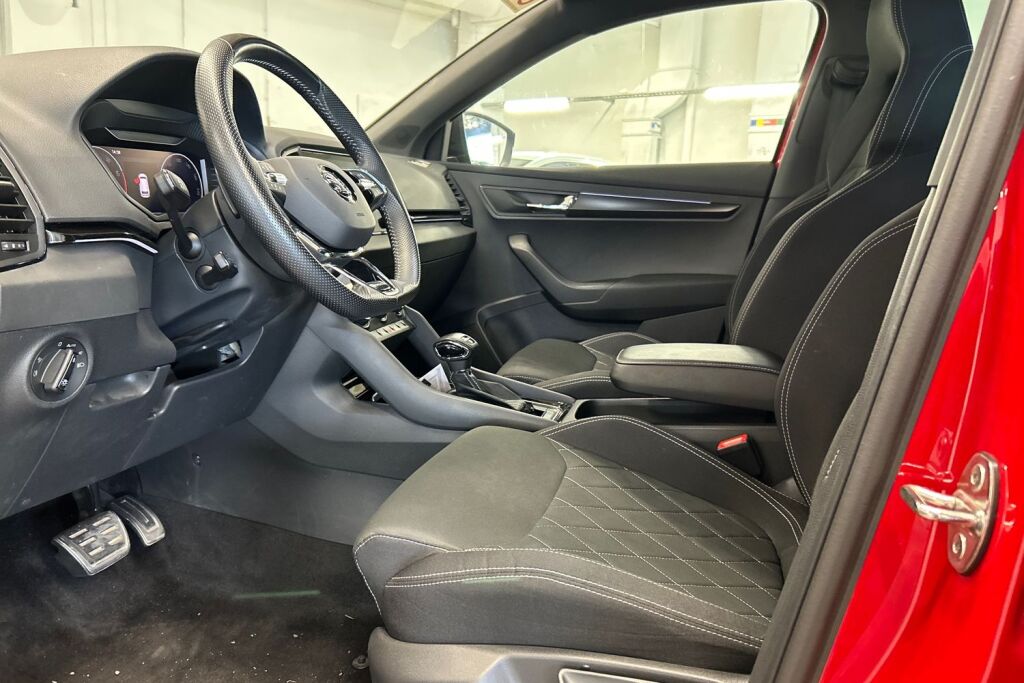SKODA Karoq 2023 1.5 TSI SportLine DSG Autom.