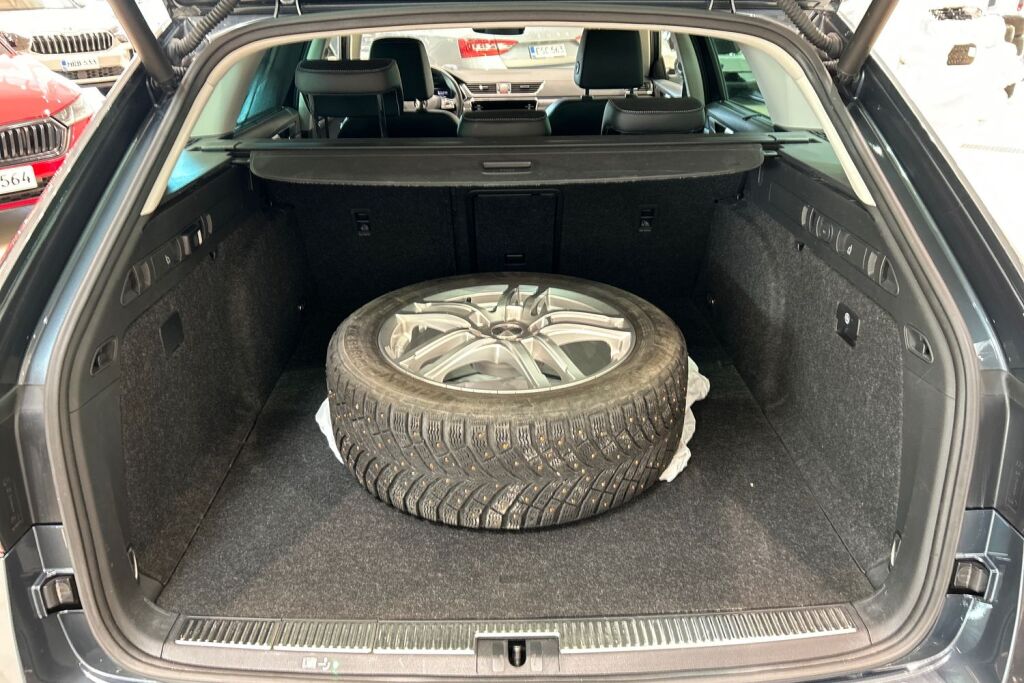 SKODA Superb 2020 Combi 1,4 TSI PHEV Style iV DSG Autom.