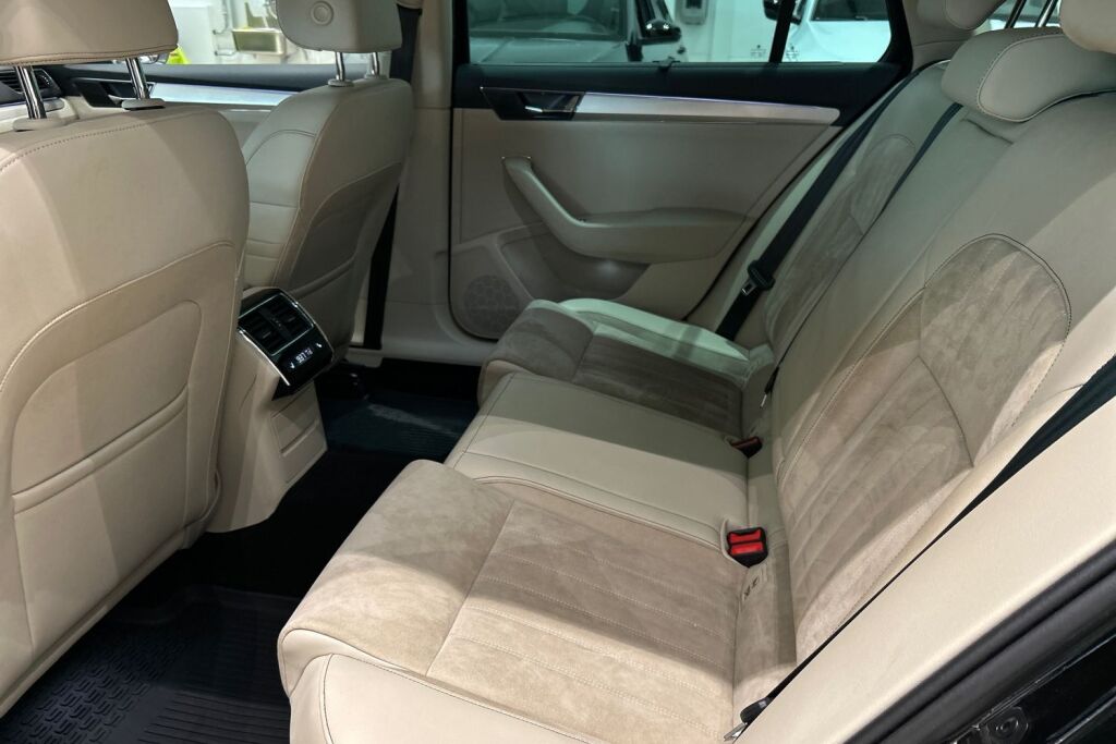 SKODA Superb 2023 Combi 1.5 TSI ACT Style BusinessLine DSG Autom.