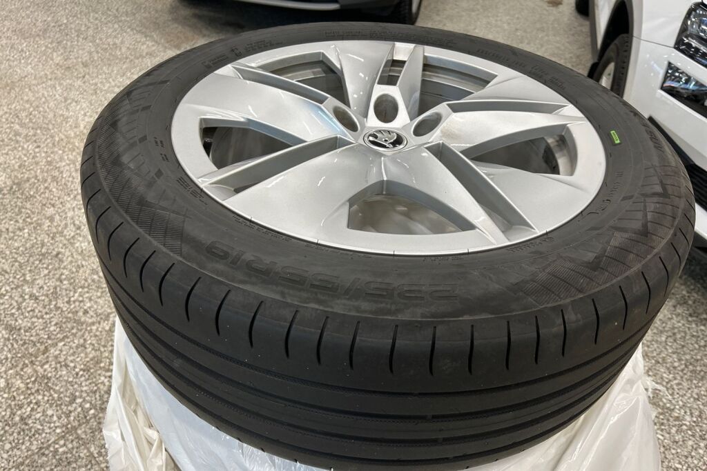 Skoda Enyaq 2023 60 iV