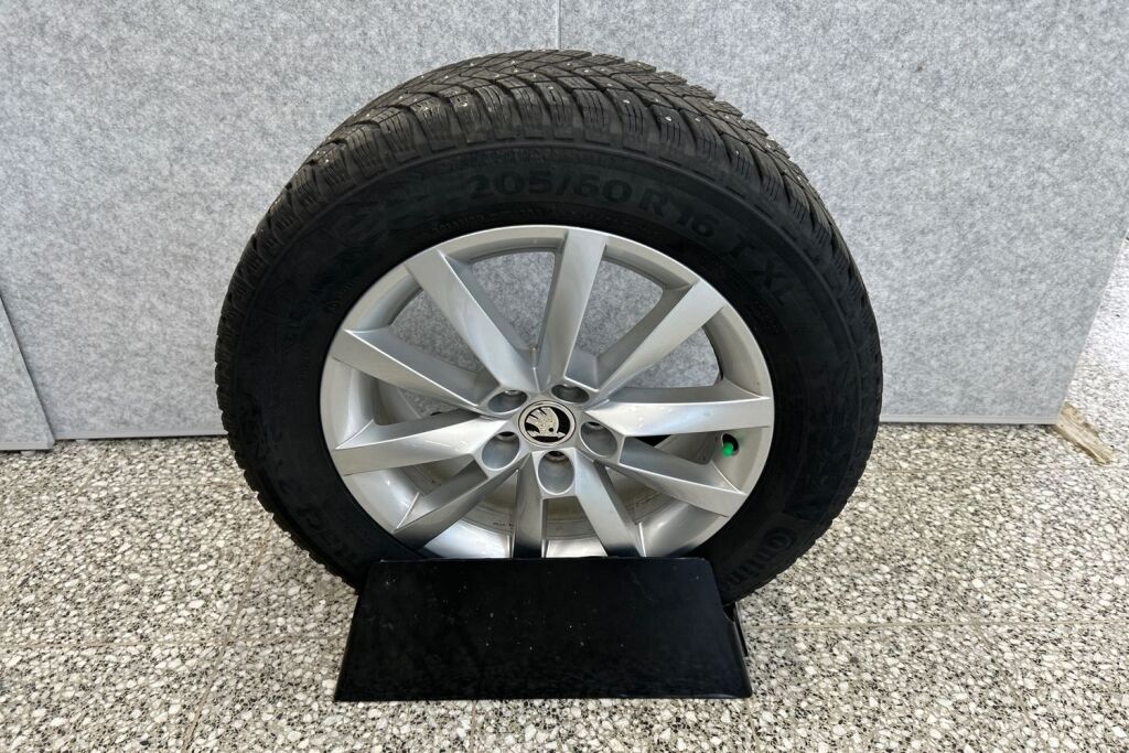 SKODA Kamiq 2023 1.5 TSI Ambition DSG Autom.