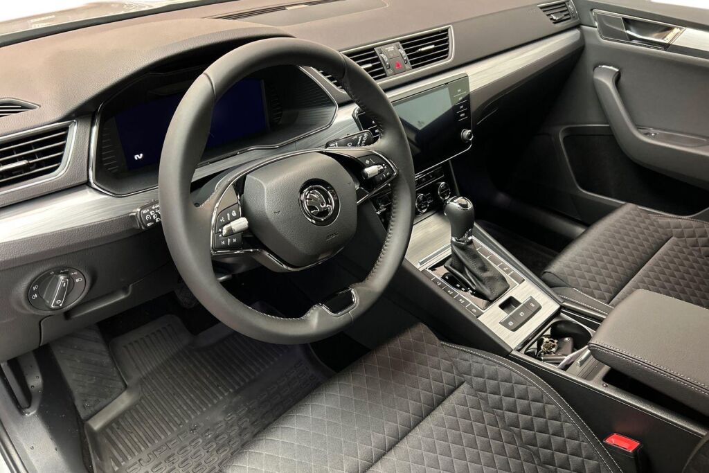 Skoda Superb 2024 Combi 1.4 TSI PHEV Ambition iV BusinessLine DSG Autom.
