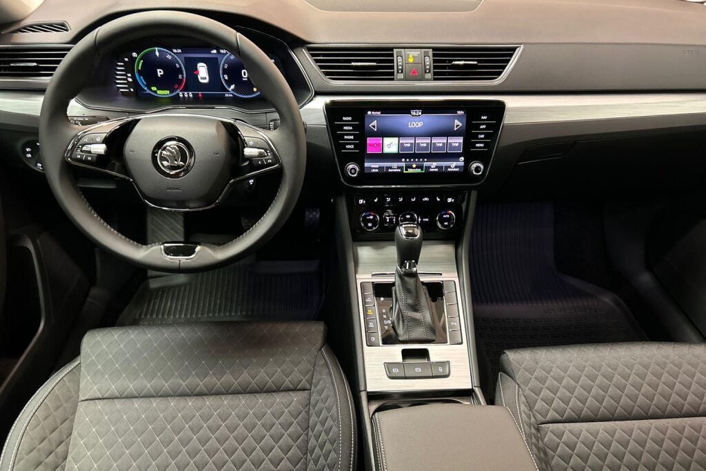Skoda Superb 2024 Combi 1.4 TSI PHEV Ambition iV BusinessLine DSG Autom.