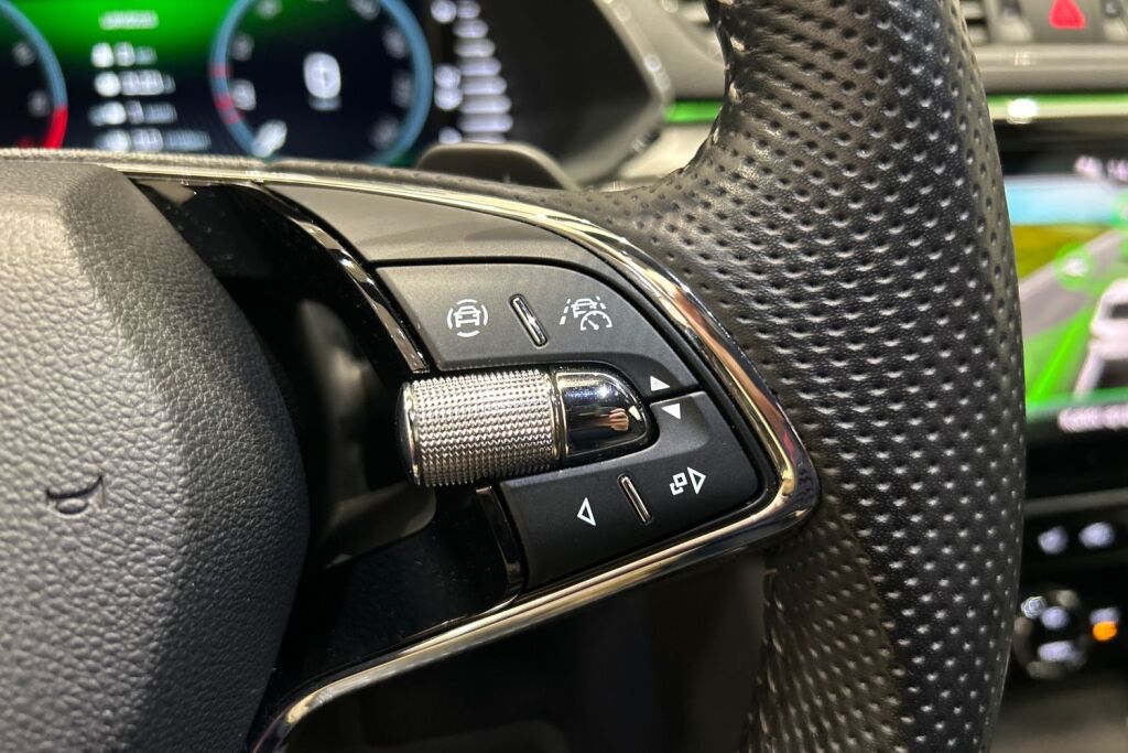 Skoda Superb 2024 Combi 1.4 TSI PHEV SportLine iV Business DSG Autom.