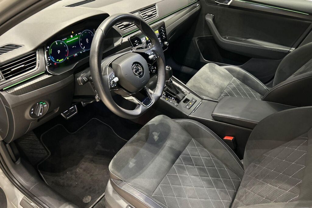 Skoda Superb 2024 Combi 1.4 TSI PHEV SportLine iV Business DSG Autom.