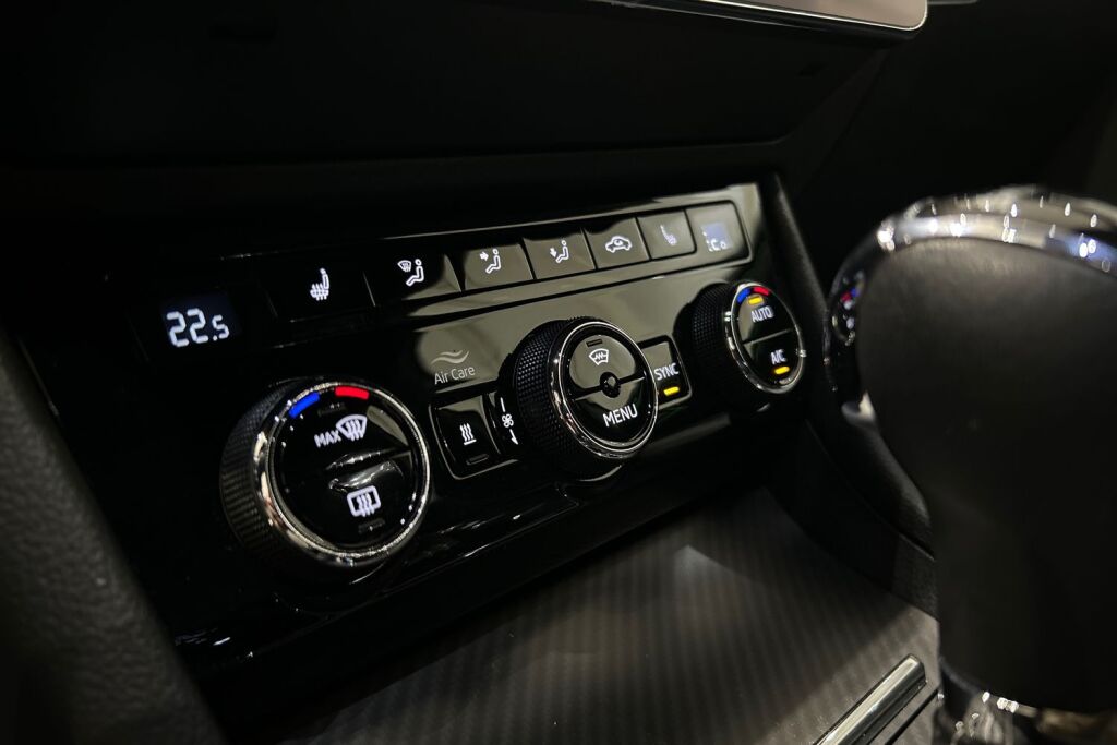 Skoda Superb 2024 Combi 1.4 TSI PHEV SportLine iV Business DSG Autom.