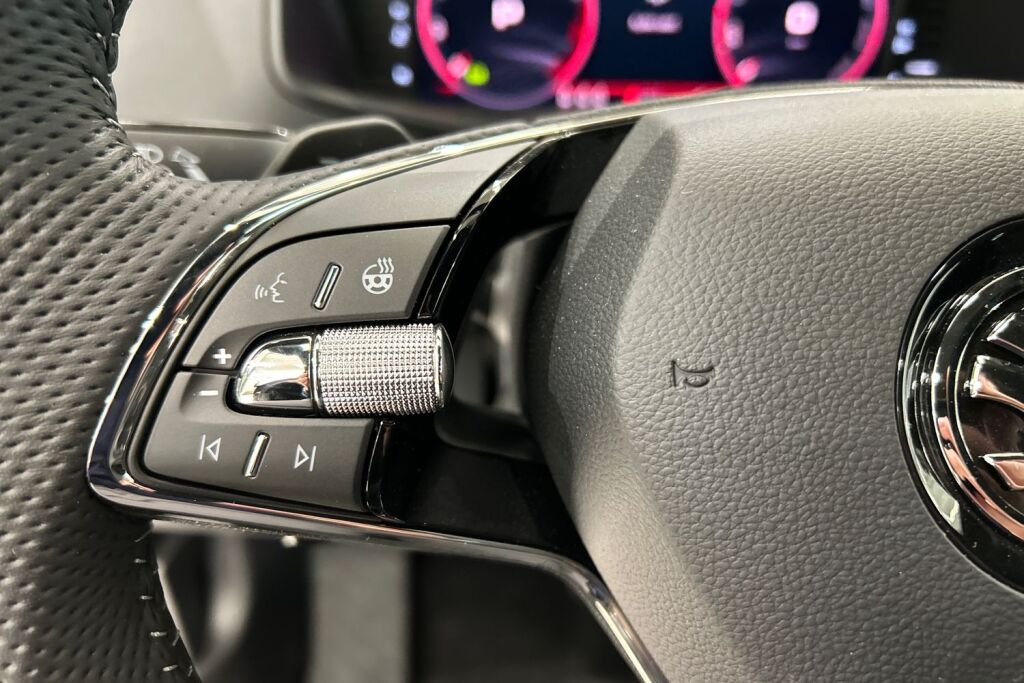 Skoda Karoq 2023 1.5 TSI SportLine DSG Autom.