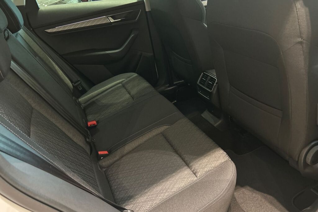 Skoda Karoq 2025 1.5 TSI Style DSG Autom.